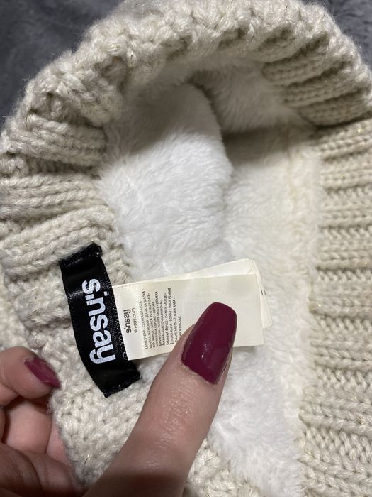 Czapka z pomponem sinsay