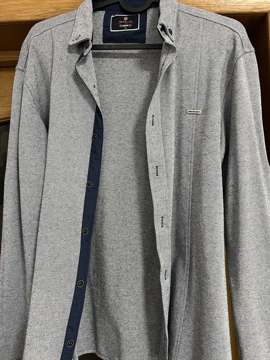 Стильна сорочка.