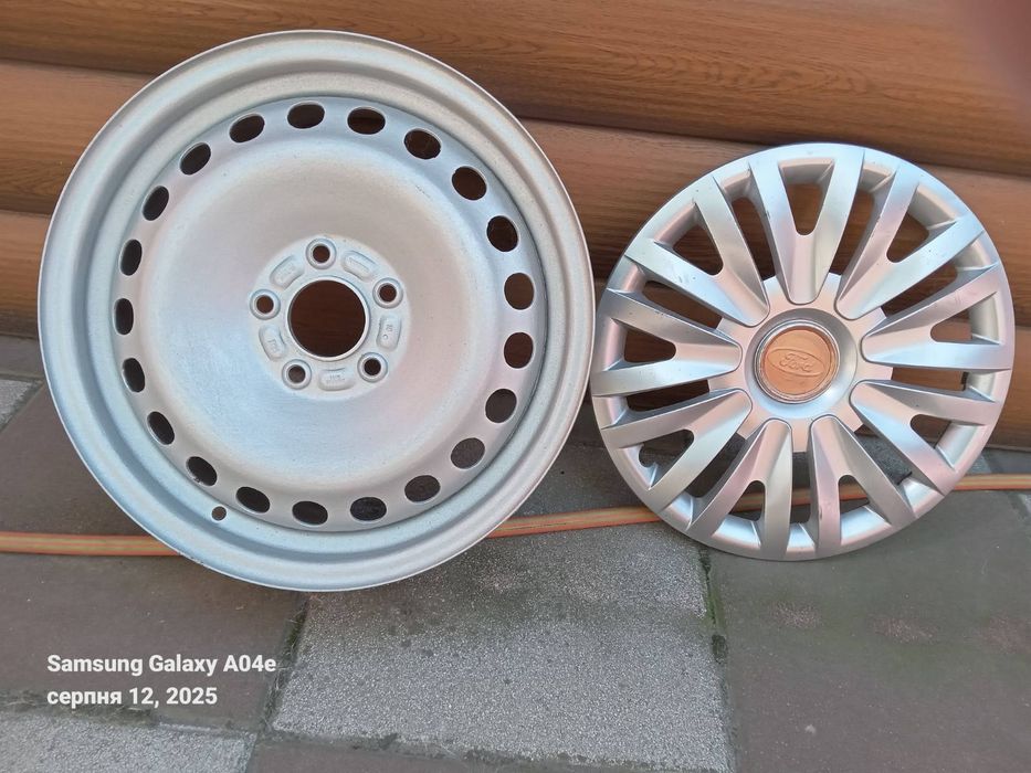 Комплект диски з ковпаками