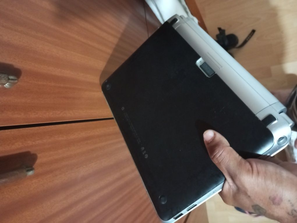 Notebook laptop HP mini funcionando