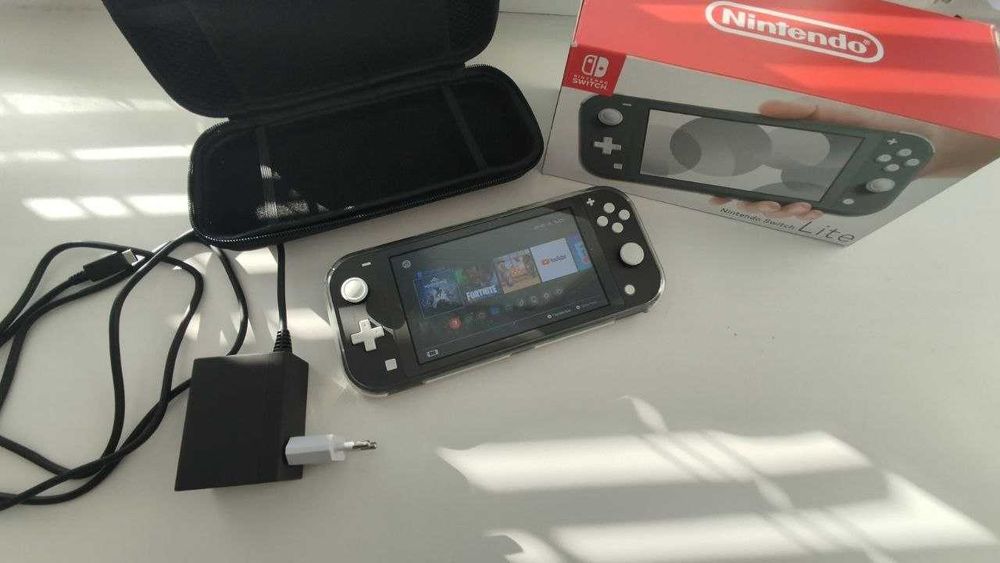 Nintendo Switch Lite В прекрасному стані на 10/10