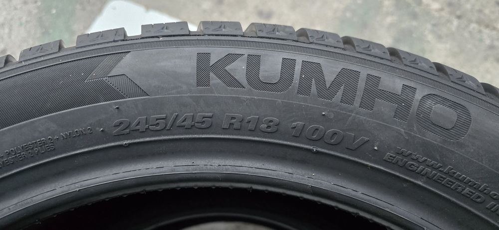 S23 2 x 245/45r18 Kumho WinterCraft WP52 100V XL opony zimowe nowe