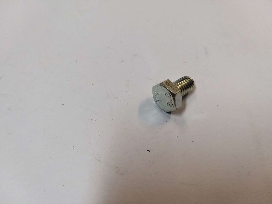 śruba mocowania cylinderka hamulcowego m6-X10 10979421 fiat 126 p