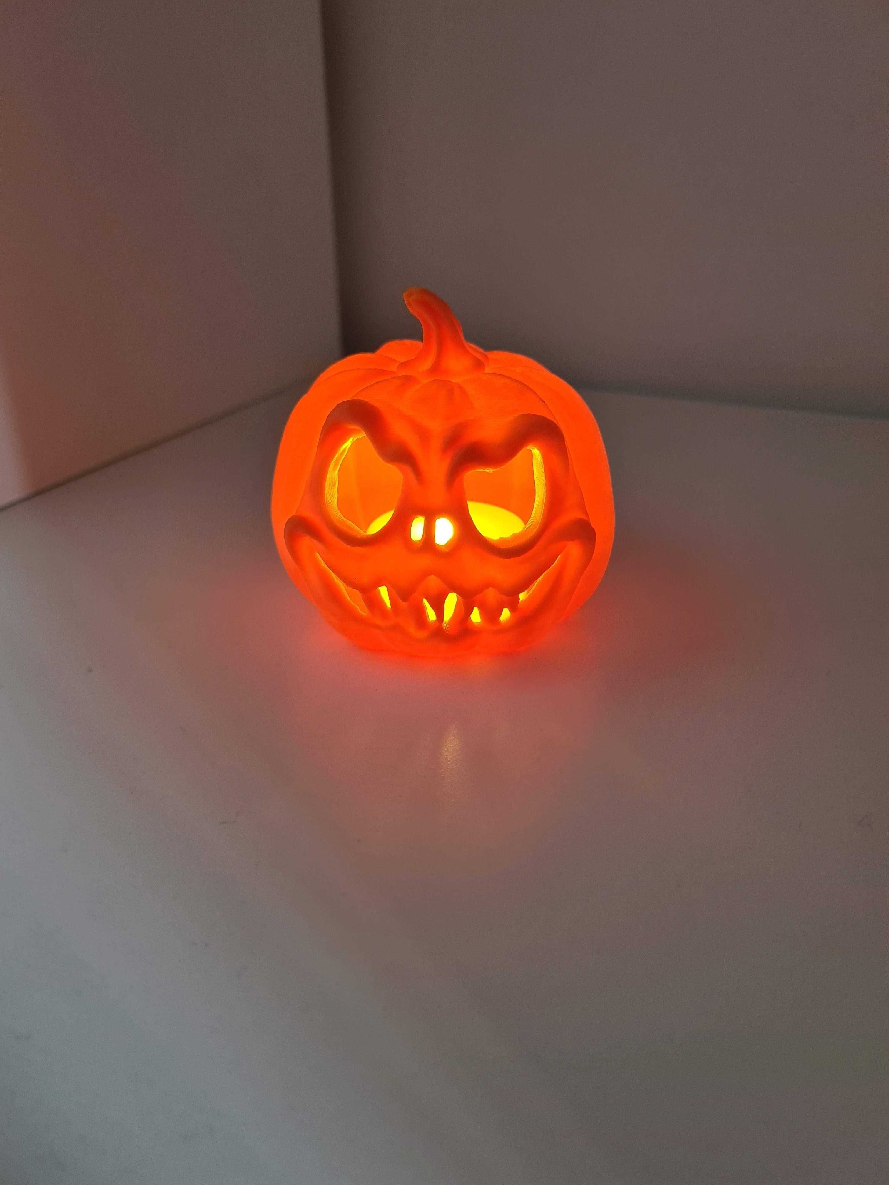 Decore a sua casa com esta Abobora Halloween inclui LED.