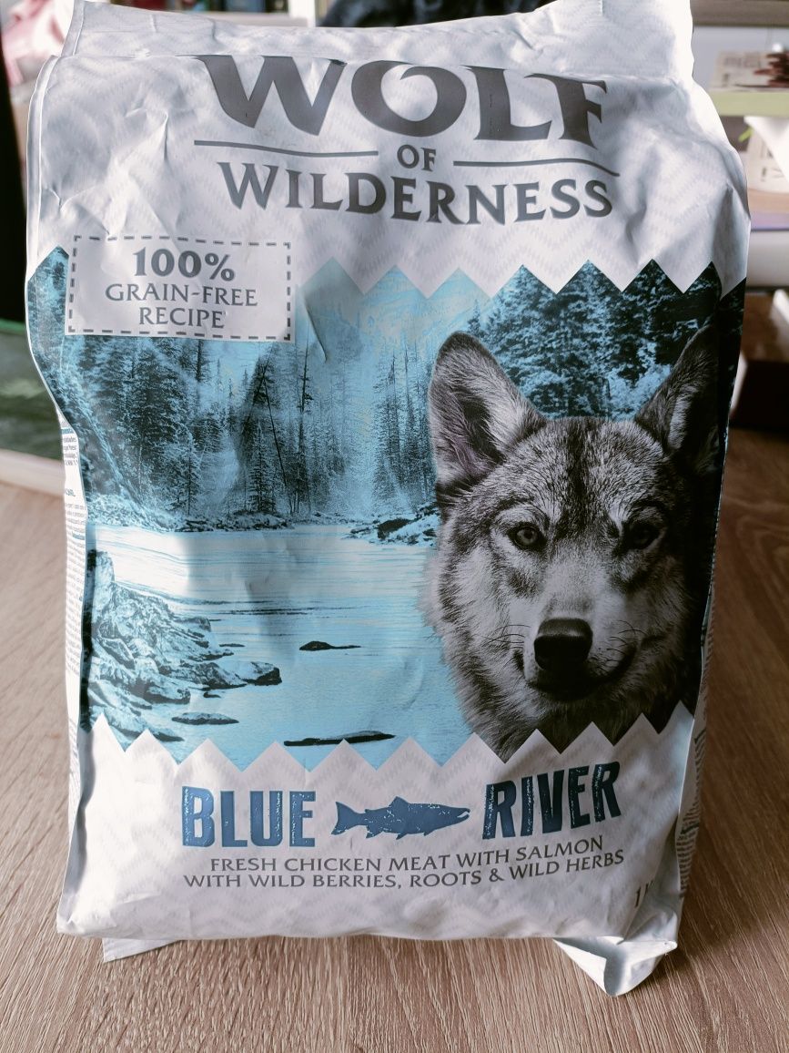 Sucha karma dla psa Wolf of Wilderness bez zbóż Łosoś i kurczak 1kg