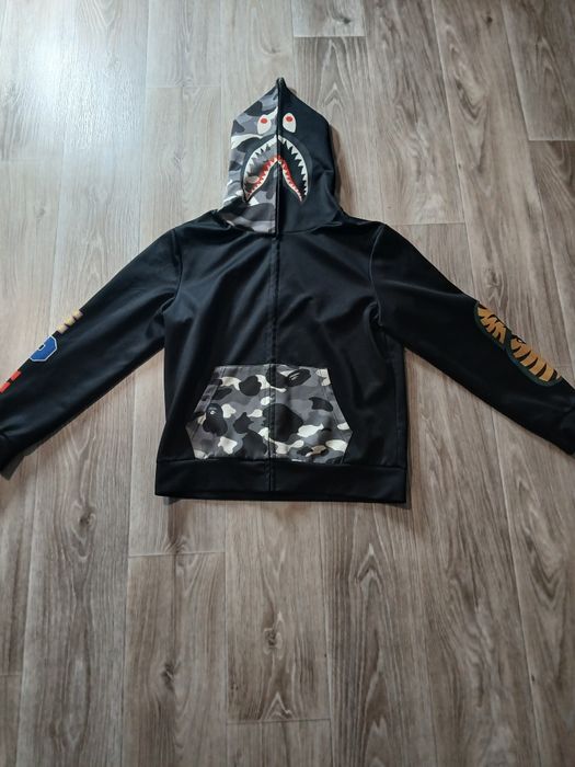 Продається чоловіча худі Bape