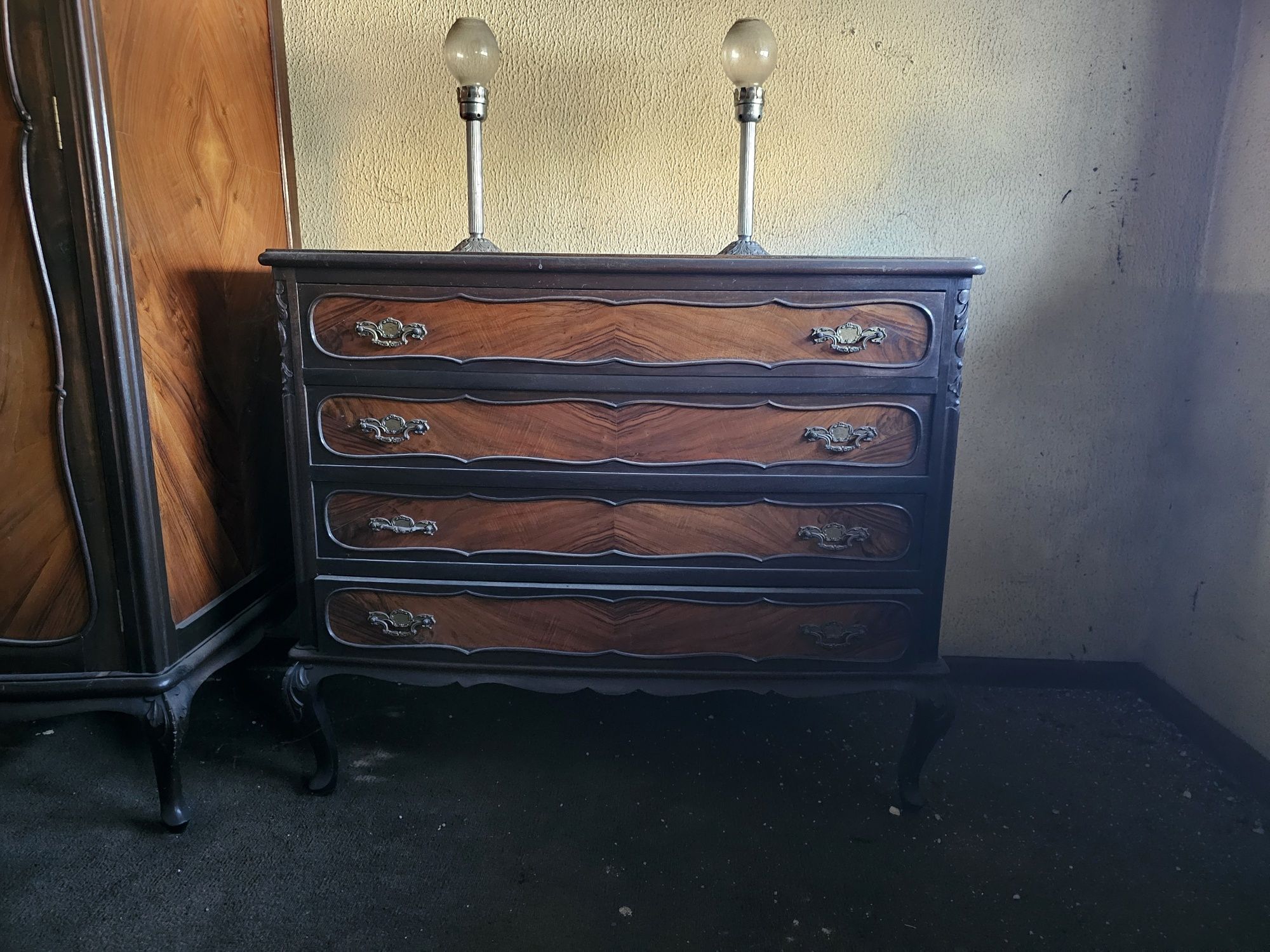 Moveis de quarto estilo século XVIII