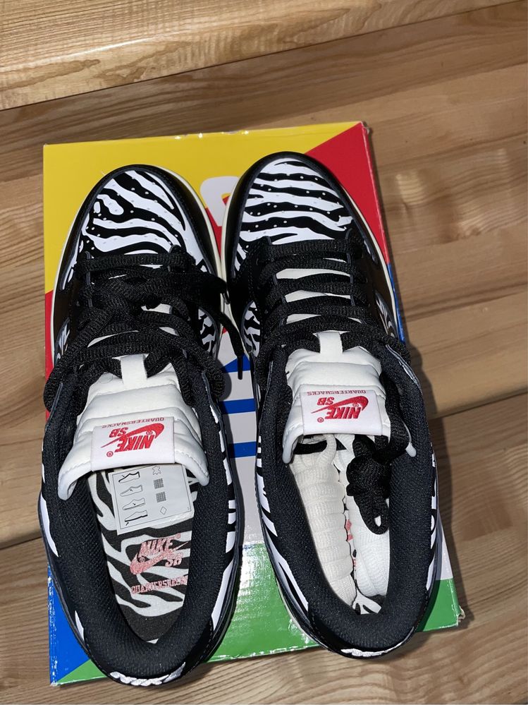 Nike SB Dunk Quartersnacks Zebra