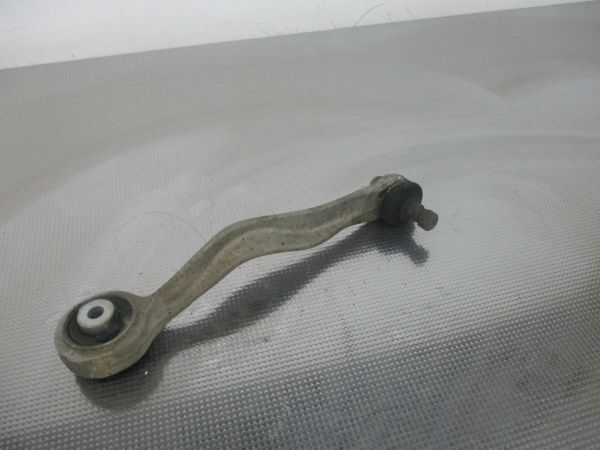 Braço de suspensão frente direito VOLKSWAGEN Passat (3B3)