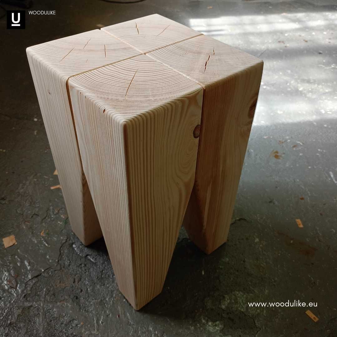 Stolik / siedzisko z litego drewna