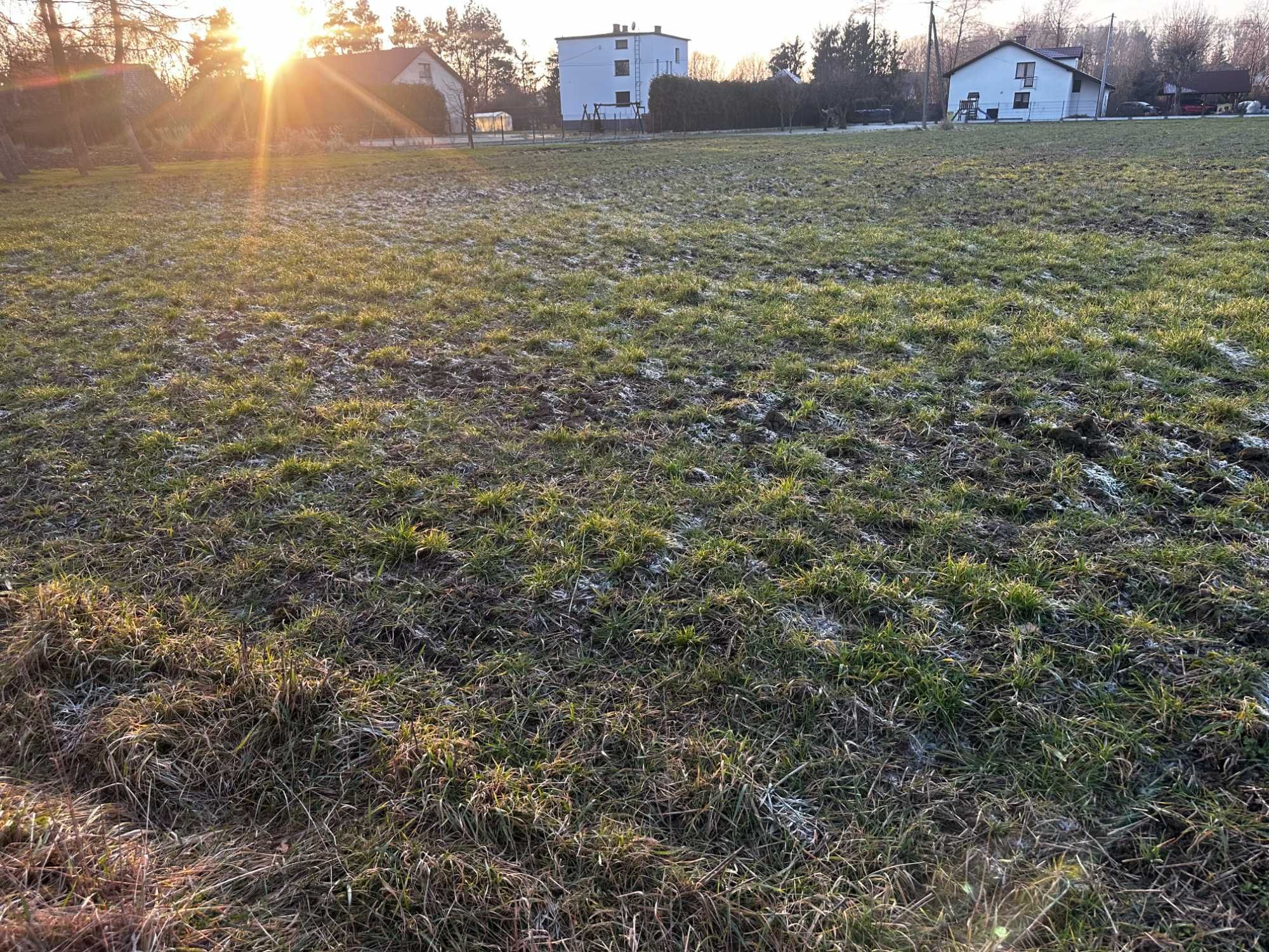 Działka budowlana z pięknymi widokami, luźna zabudowa