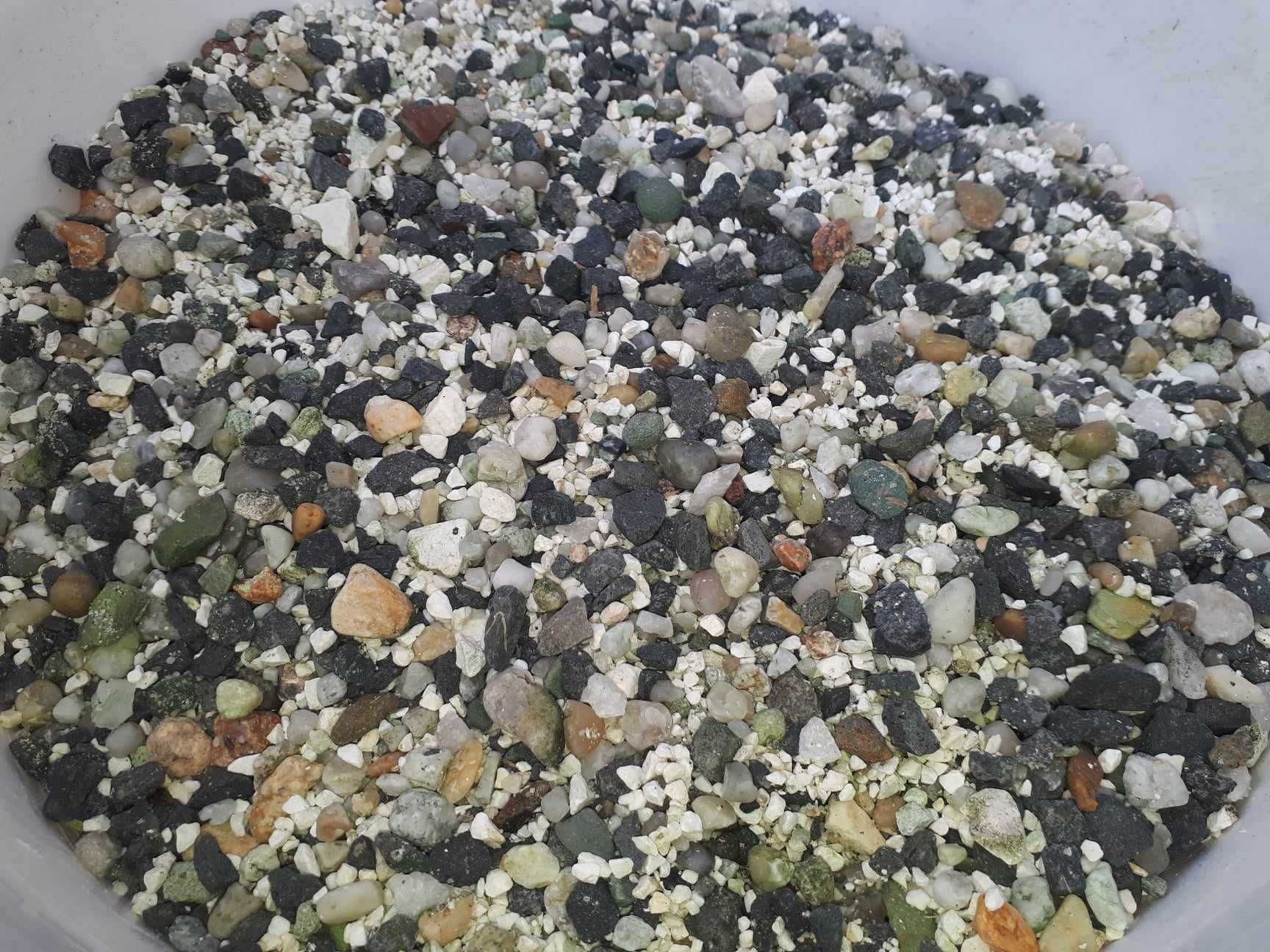 Żwirek podłoże kamienie do akwarium 4 kg