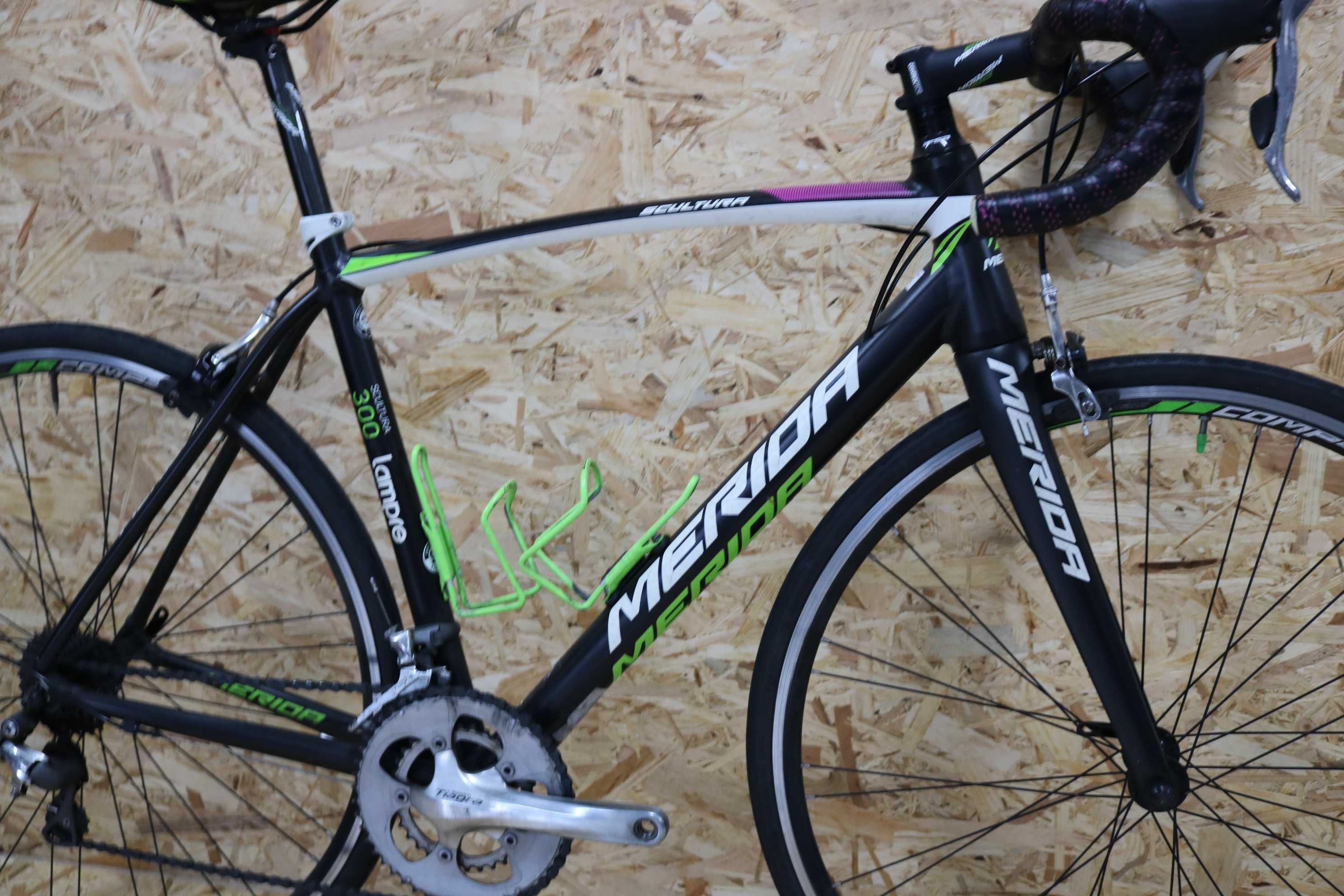 Bicicleta estrada Merida Scultura 300 - Shimano Tiagra 10v