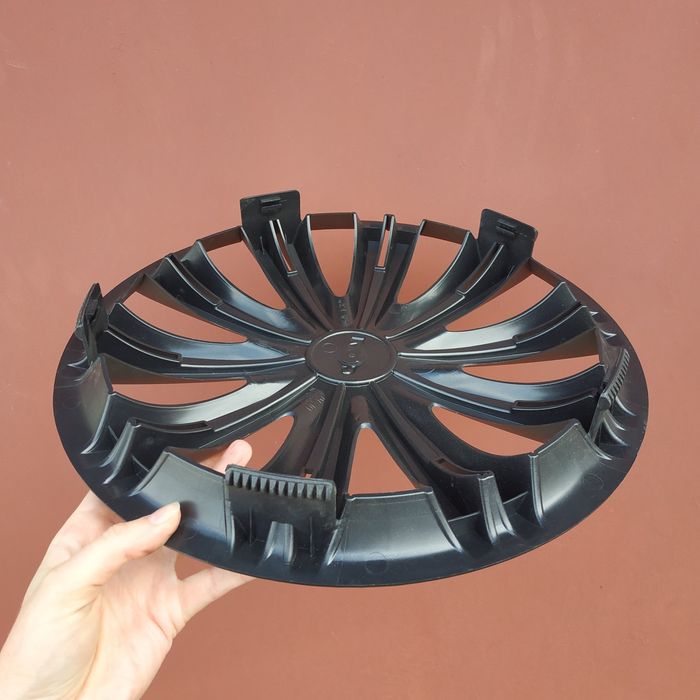 Колпаки на колеса Giga Black черные. Ковпаки Гіга чорні