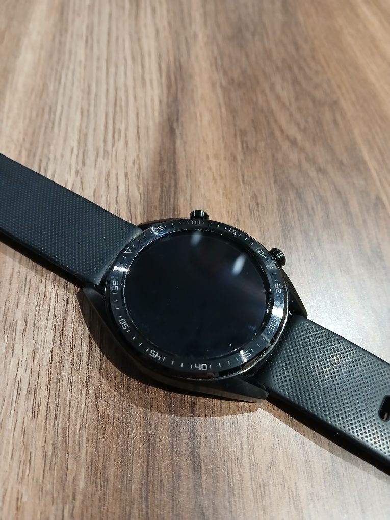 Zegarek Huawei Watch GT w bardzo dobrym stanie