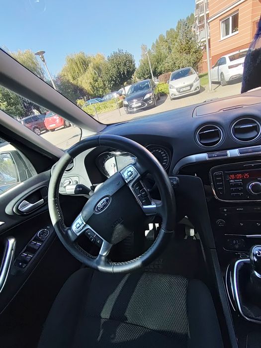 Ford Galaxy 7 osobowych 1.6 benzyzna