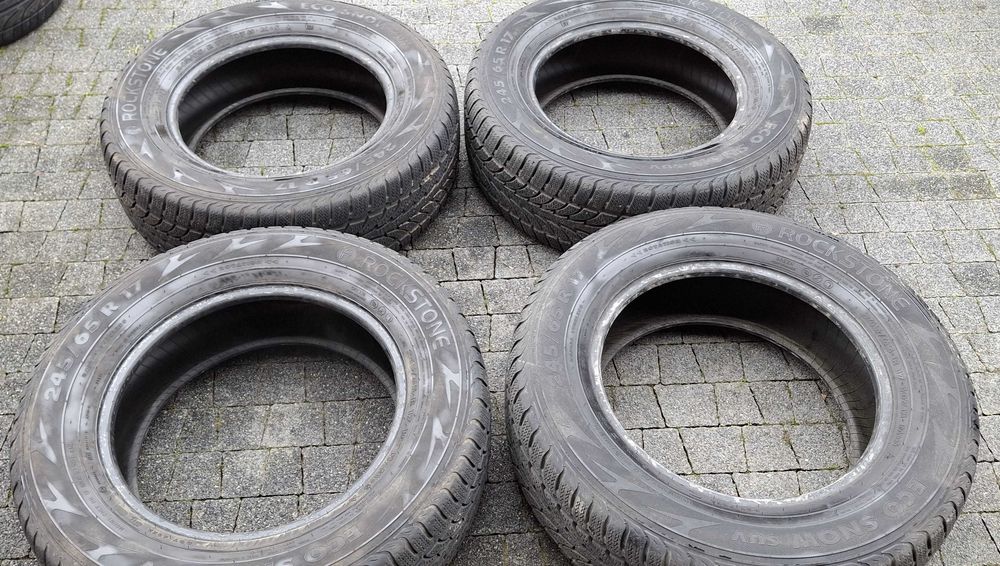 Opony 245/65 R 17 4 szt.