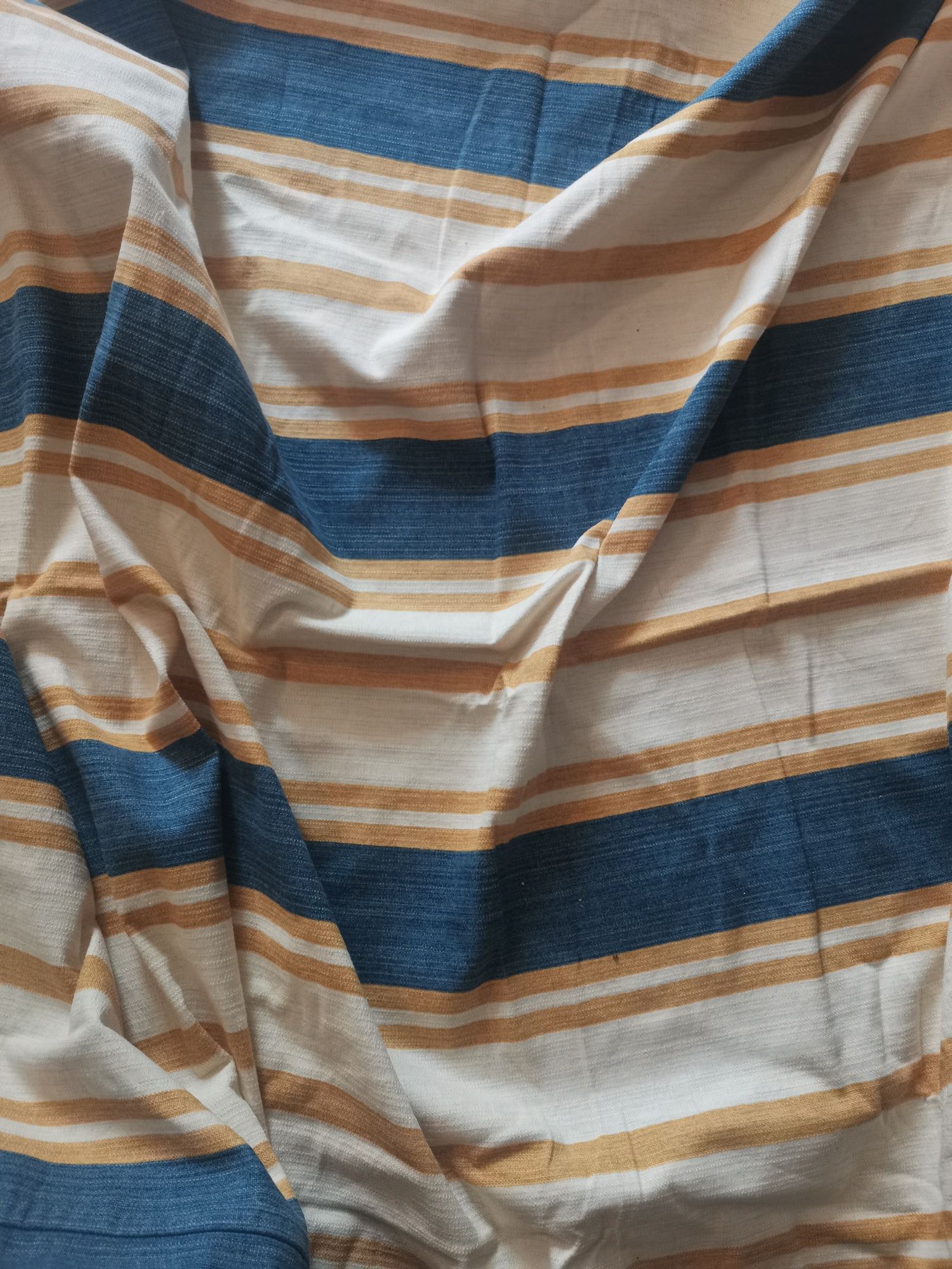 Tecido azul amarelo