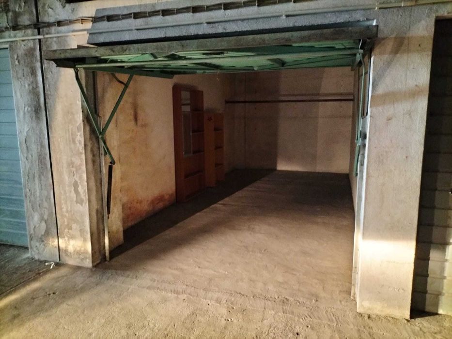 Garagem 17m² - Travessa Ferreira de Castro, Quintã / Azurém, Guimarães