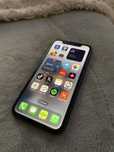 Iphone 11  * / -