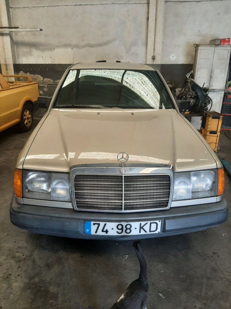 Mercedes 200D do ano de 1988