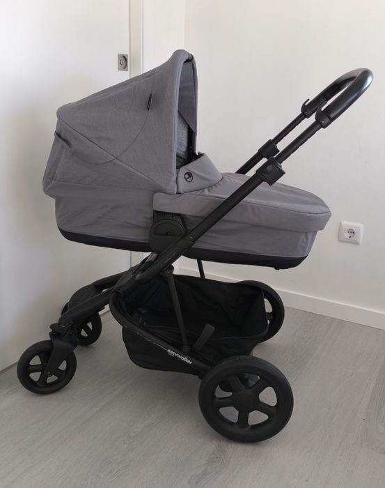 Carrinho bebé com alcofa