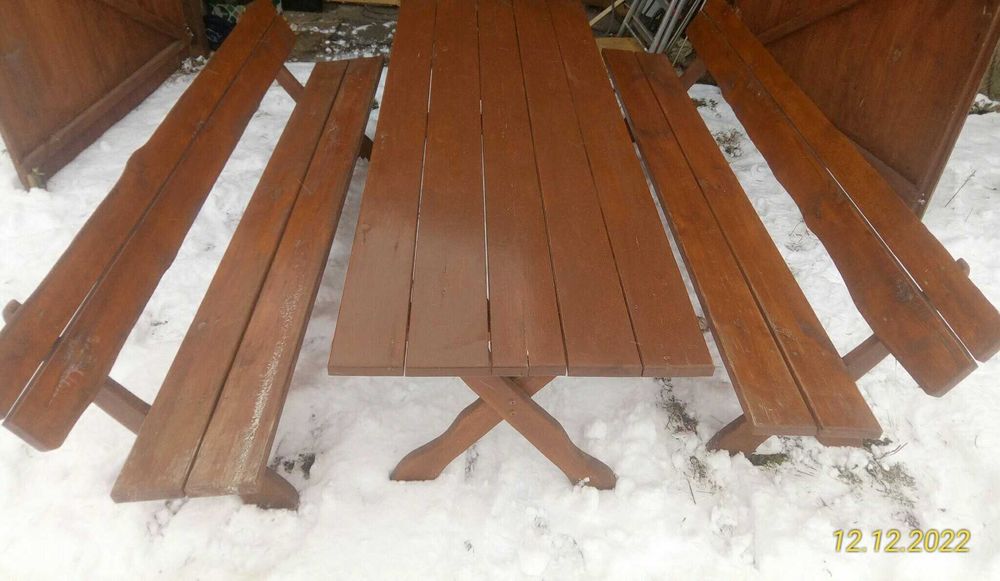 Zestaw Dębowych Mebli Ogrodowych                  < 2 ławki+stół)