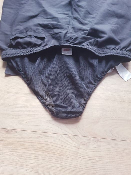 Sportowe spodenki szorty meskie marki Umbro rozmiar 2XL.
