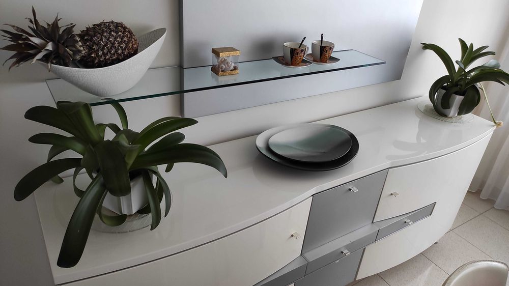 Komoda i półki zestaw do jadalni lub salonu