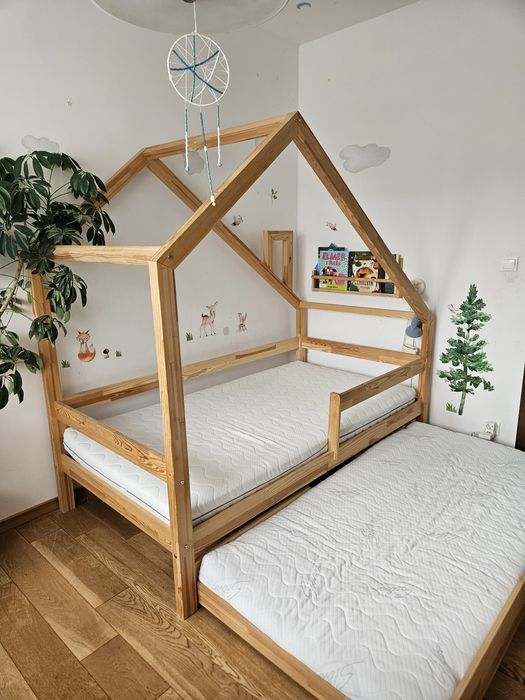 Duże solidne łóżko dziecięce 100x190 - domek z szufladą i dwoma matera