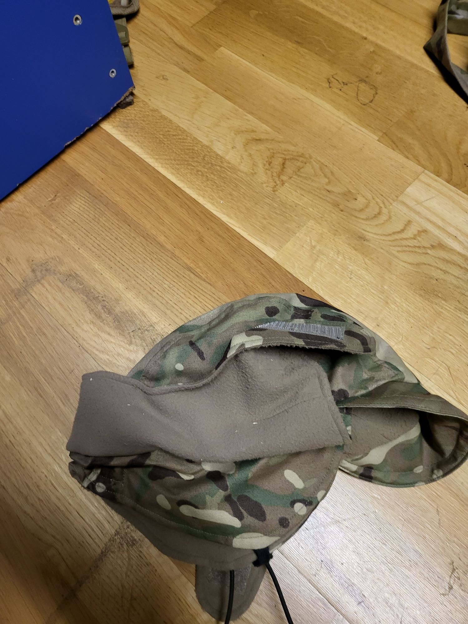 Witam mam do sprzedania czapke zimowa podszyta polarem z nausznikami r