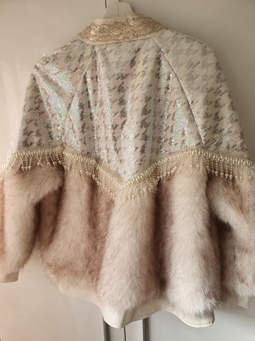 Eko futerko futro bomberka beżowa premium kamienie