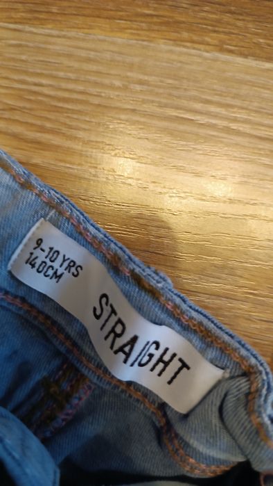 Fajne jeansy dla dziewczynki 140 straight