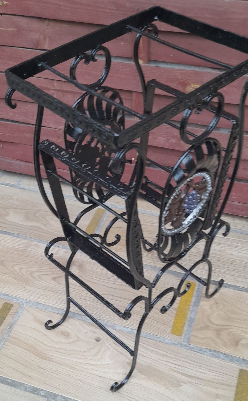 Kwietnik metaloplastyka