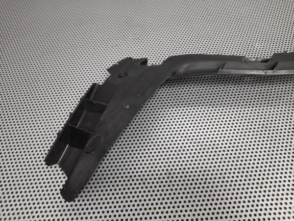 Guia de pára-choques trás direita FORD Fiesta VI (CB1, CCN)