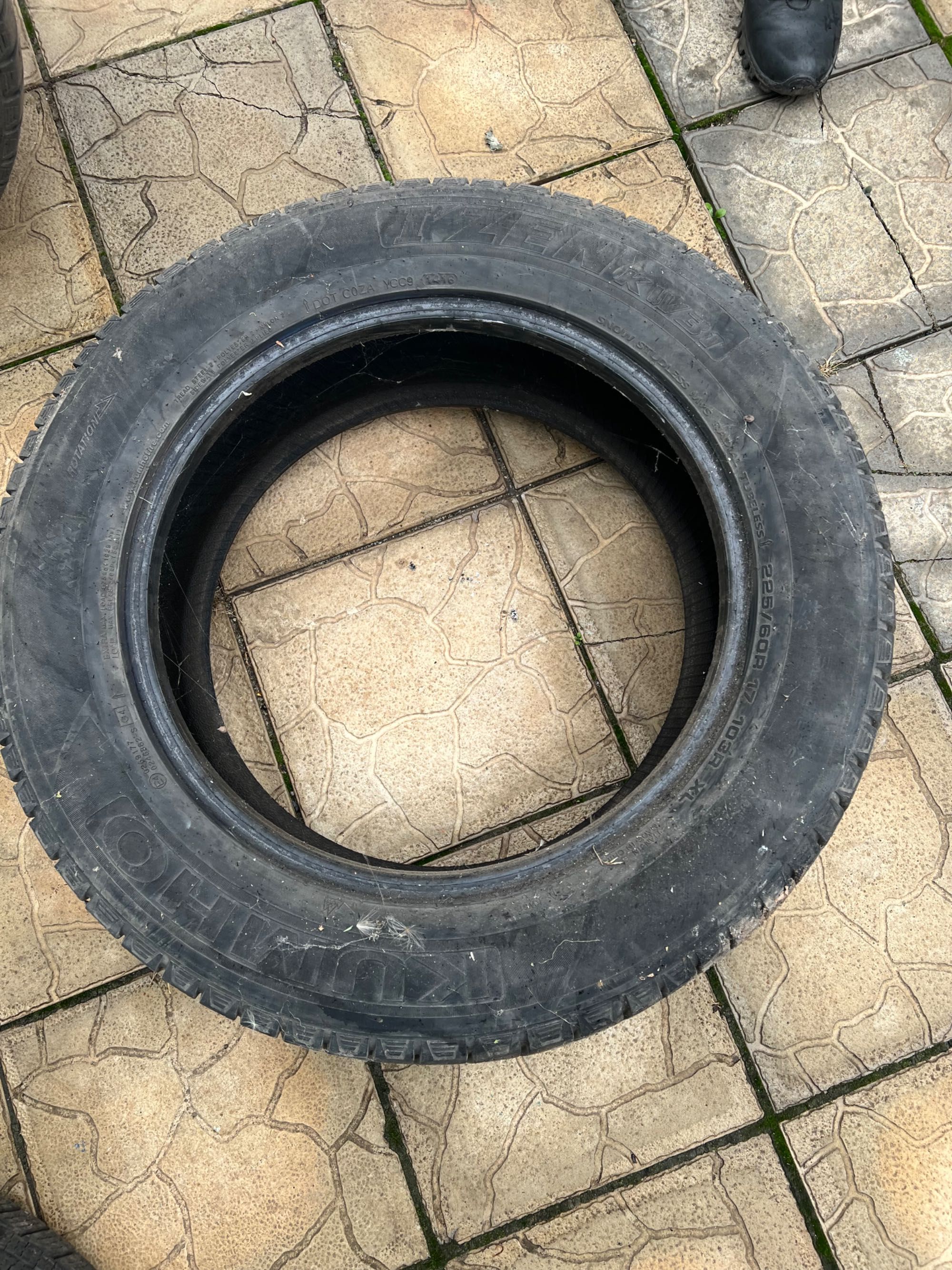 Резина зимова KUHMO 225/60/R17 Б/У