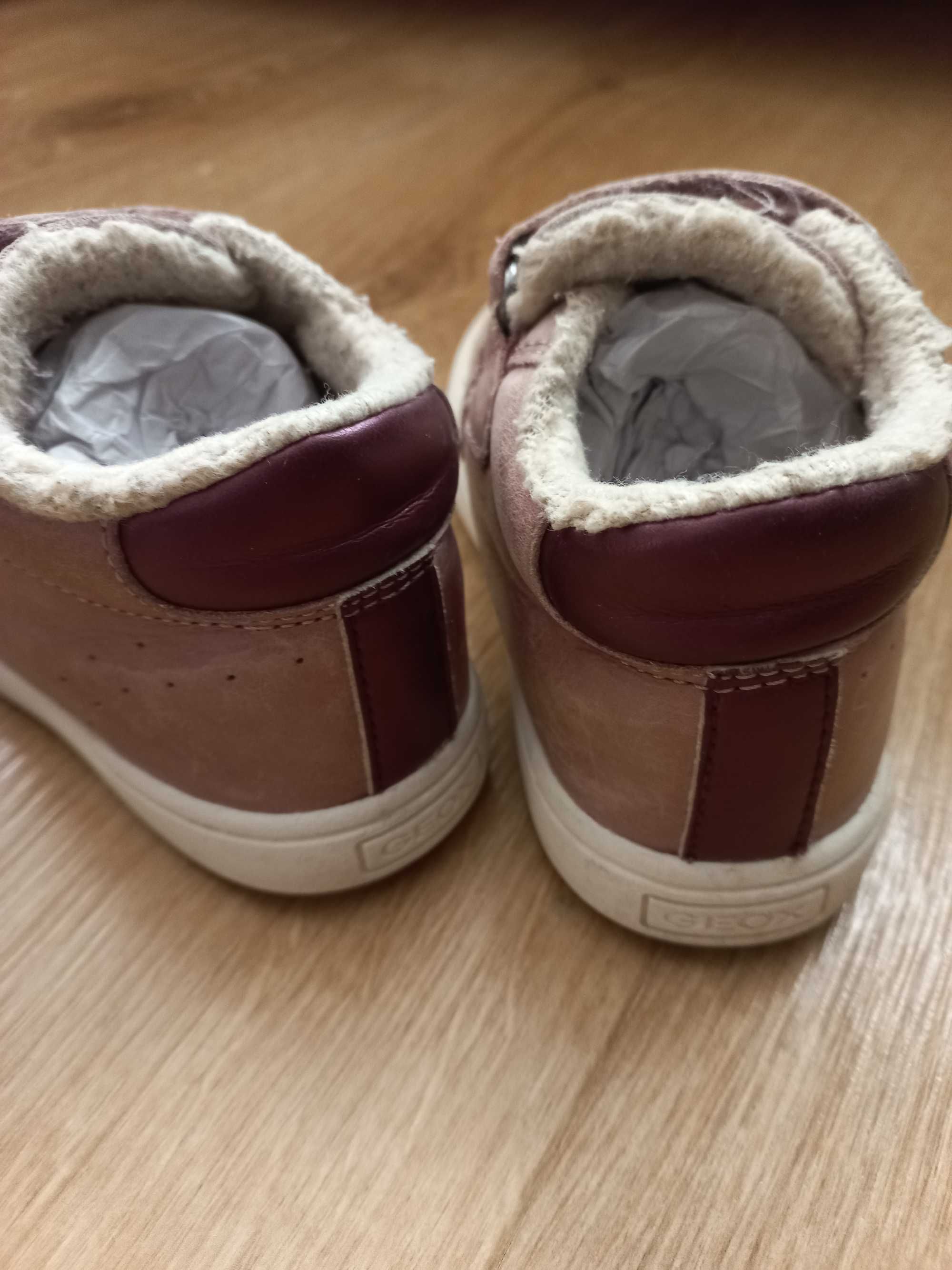 Buty dla dziewczynki Geox Respira r. 24