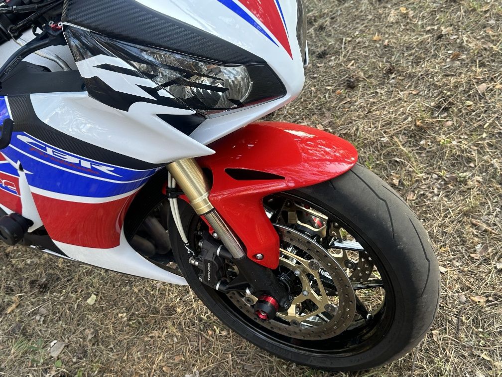 Honda cbr1000rr в гарному стані