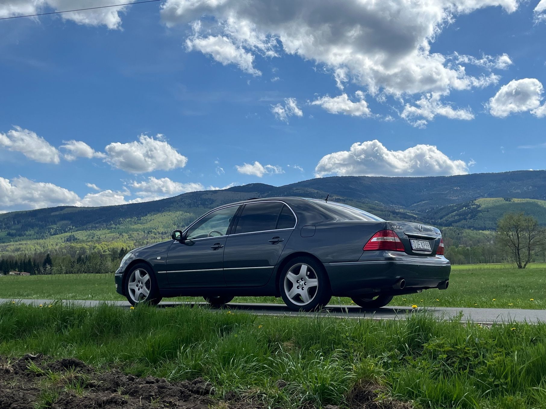 Lexus LS