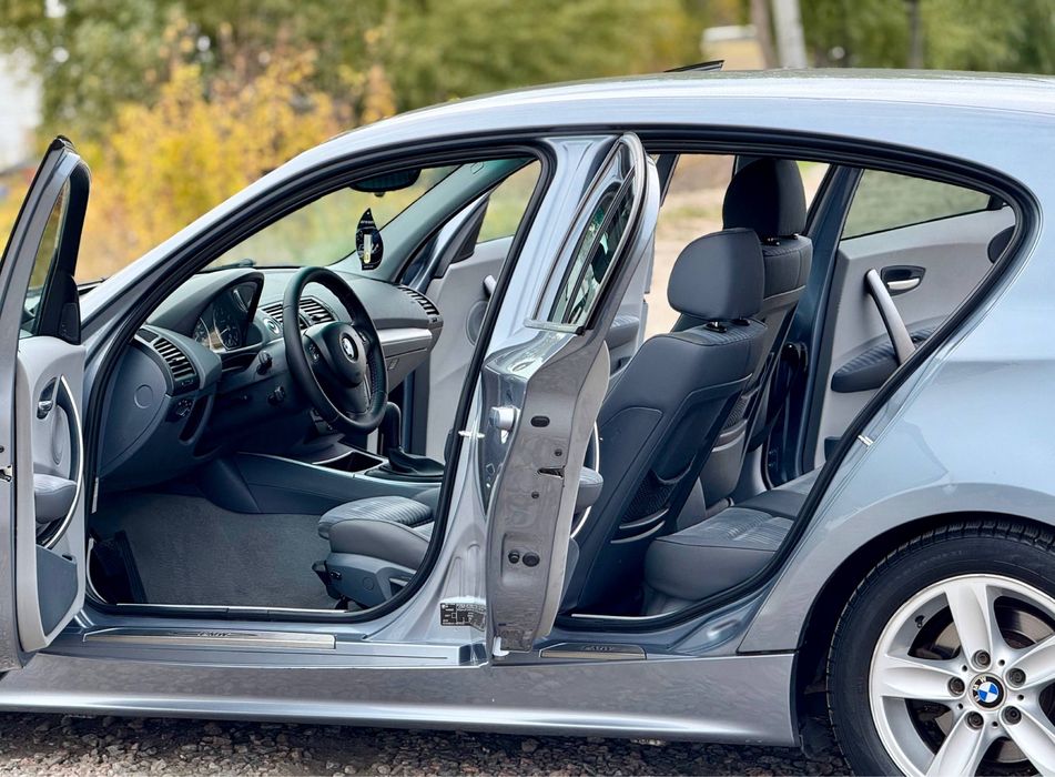 Отличное состояние! АВТОМАТ BMW 1