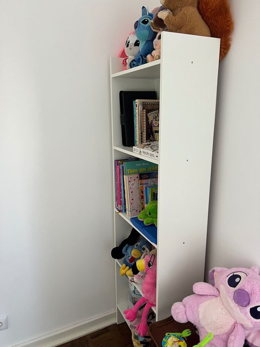 Roupeiro e prateleira Ikea