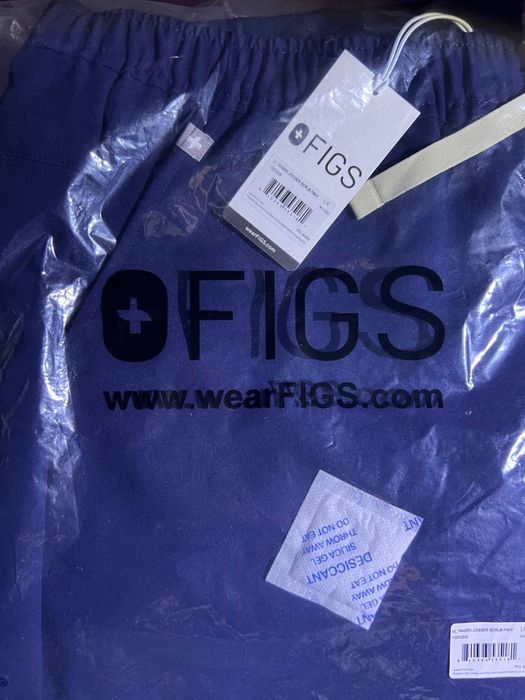 Жінчоий медичний костюм Figs