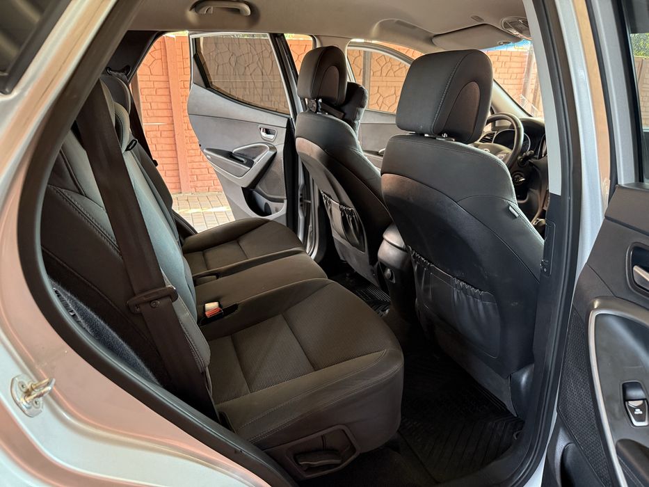 Продам Официальный Hyundai Santa Fe 4x4 2.2 DIESEL 2013 год