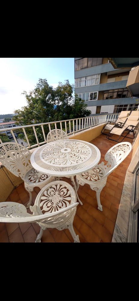Apartamento T3 totalmente renovado em Almada
