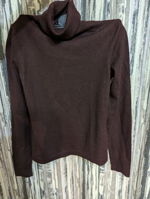 Гольф Hugo Boss жіночий темно-бордового кольору XS 100% вовна