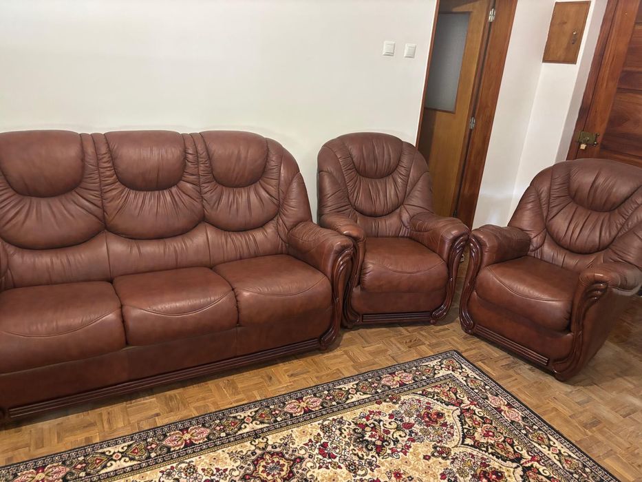 Sofá e Poltronas de Pele Autêntica em Perfeito estado