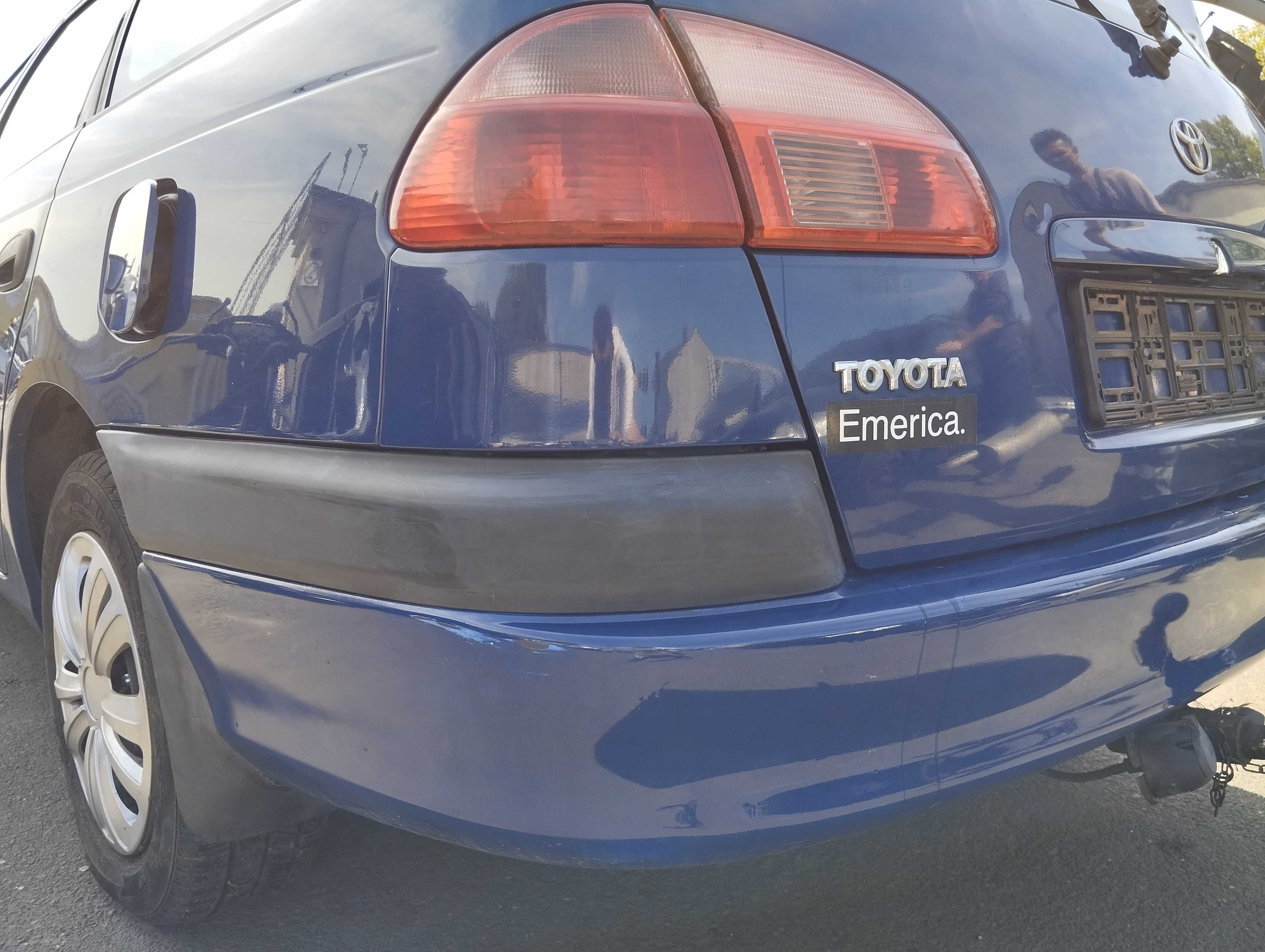 Toyota Avensis T22 2.0D4D kombi 2002r.Zderzak tylny.