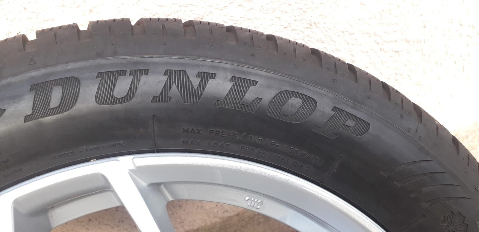 Зимові колеса з дисками Dunlop