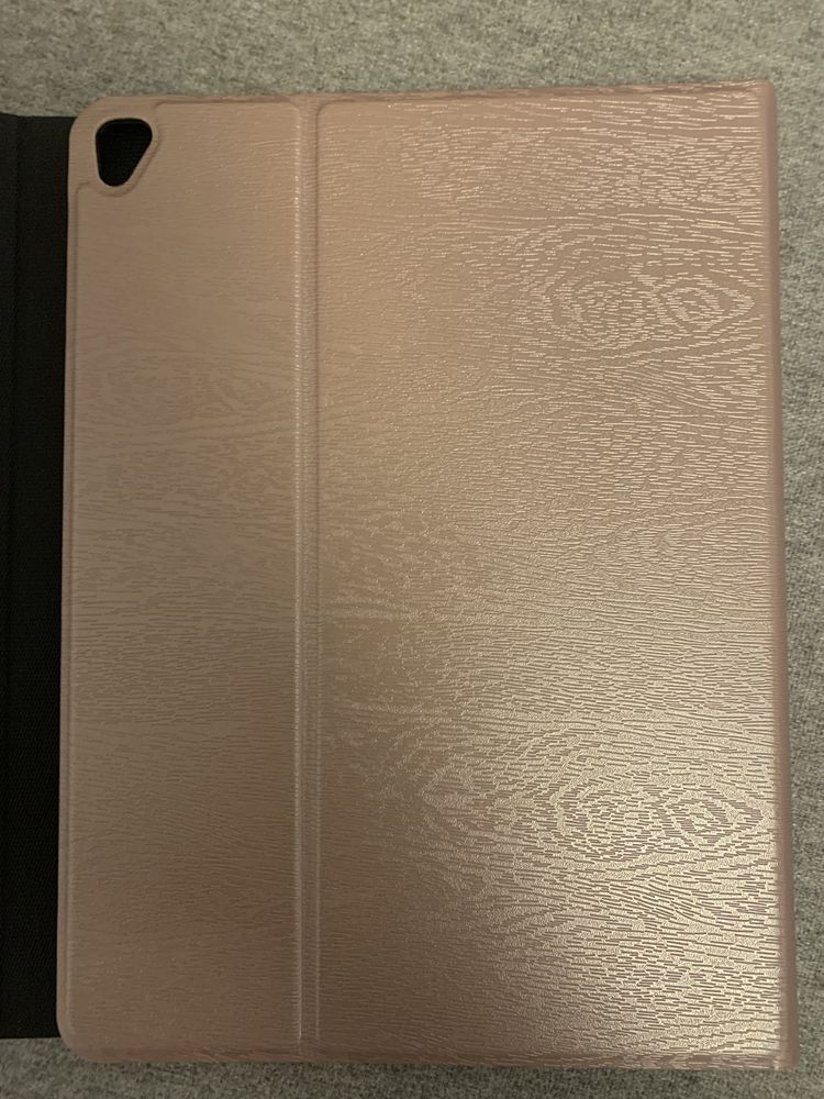 Dingrich Etui z klawiatura 10.2 ipad 9/8/7 generacji