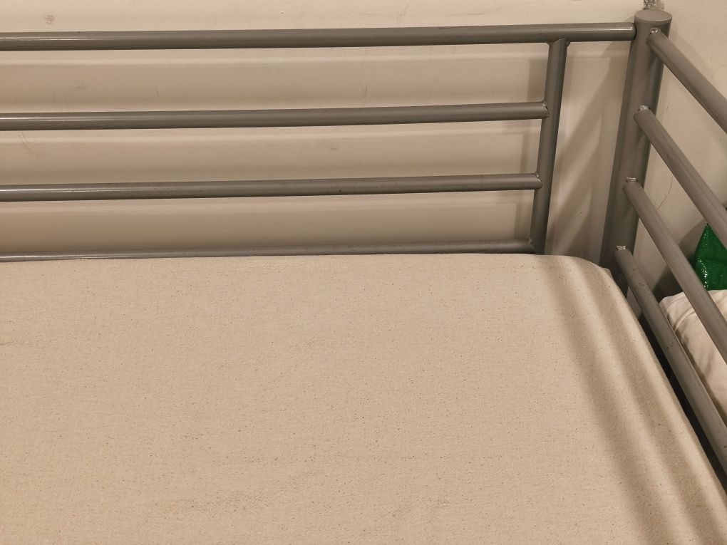 Cama casal com colchão
